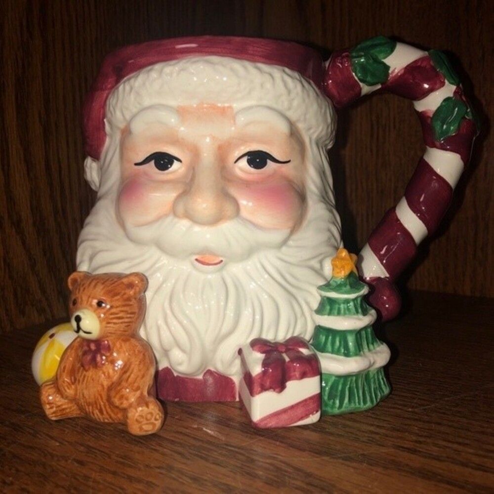 Vintage Santa Christmas Mug with Toys & Candy Cane Handle C.I.C. - Picture 8 of 8